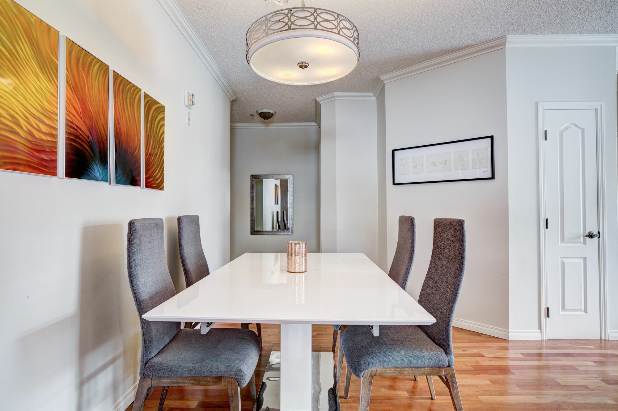 Suite Digs - Genesis Calgary Luaran gambar